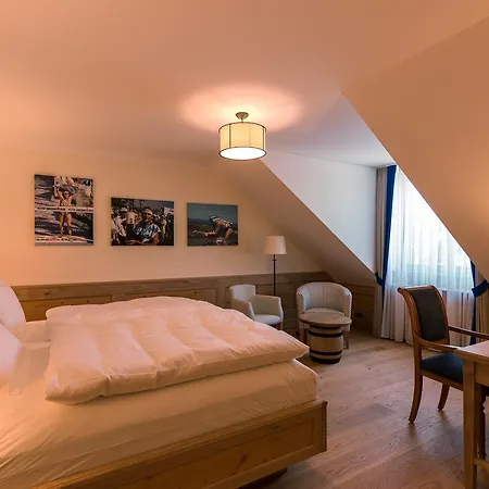 فندق & Gaststaette Zum Erdinger Weissbraeu 3*