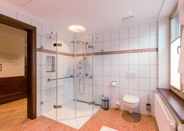 & Gaststaette Zum Erdinger Weissbraeu 3* Munich