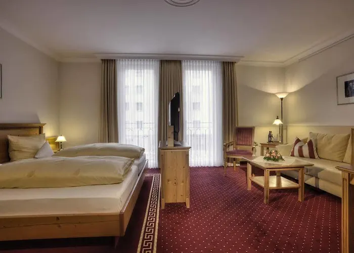 & Gaststaette Zum Erdinger Weissbraeu 3* Munich