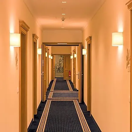& Gaststaette Zum Erdinger Weissbraeu Hotel 3*