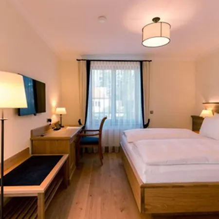 & Gaststaette Zum Erdinger Weissbraeu Hotel 3*