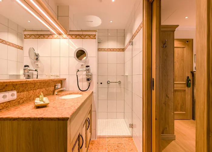 & Gaststaette Zum Erdinger Weissbraeu Hotel 3*