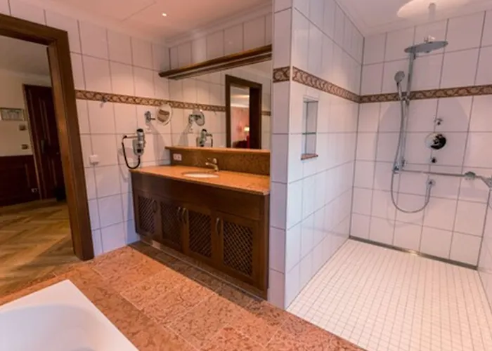 Hotel & Gaststaette Zum Erdinger Weissbraeu 3*