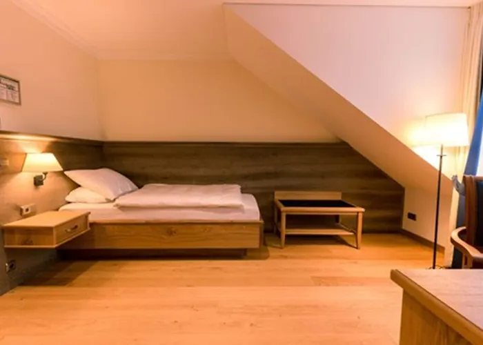 & Gaststaette Zum Erdinger Weissbraeu 3*