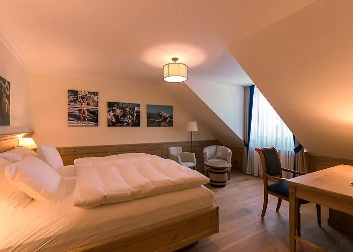 Hotel & Gaststaette Zum Erdinger Weissbraeu 3*