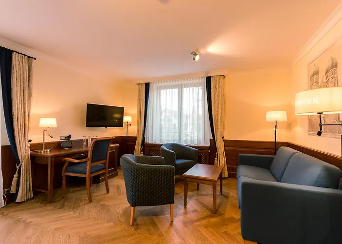 فندق & Gaststaette Zum Erdinger Weissbraeu 3*