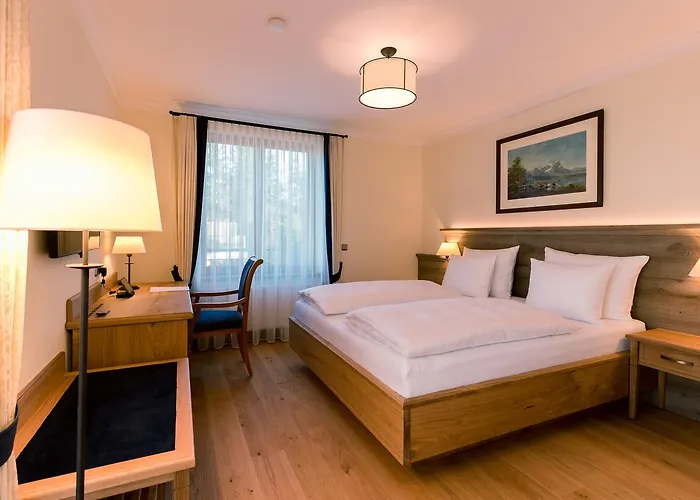 Hotel & Gaststaette Zum Erdinger Weissbraeu 3*