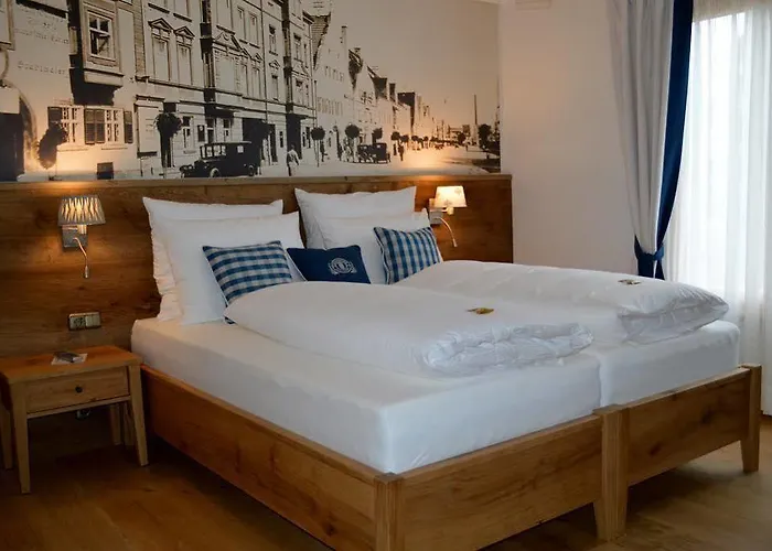 فندق & Gaststaette Zum Erdinger Weissbraeu 3*