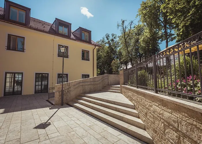 & Gaststaette Zum Erdinger Weissbraeu 3* München