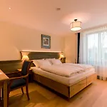 & Gaststaette Zum Erdinger Weissbraeu Hotell 3*
