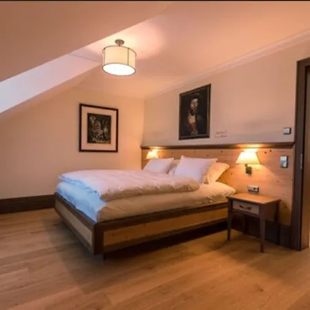 Hotel & Gaststaette Zum Erdinger Weissbraeu 3*