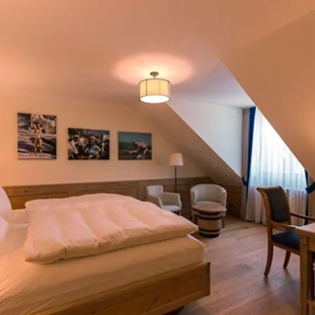 & Gaststaette Zum Erdinger Weissbraeu 3* Münih