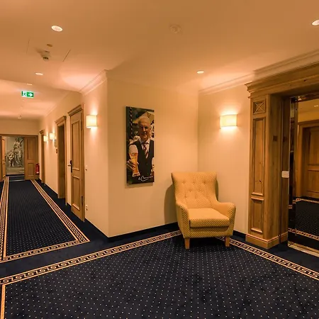 Hotel & Gaststaette Zum Erdinger Weissbraeu 3*