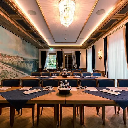 & Gaststaette Zum Erdinger Weissbraeu 3* Munich
