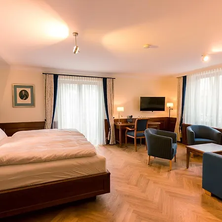 Hotel & Gaststaette Zum Erdinger Weissbraeu 3*