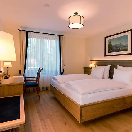 Hotel & Gaststaette Zum Erdinger Weissbraeu 3*
