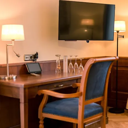 Hotel & Gaststaette Zum Erdinger Weissbraeu 3*