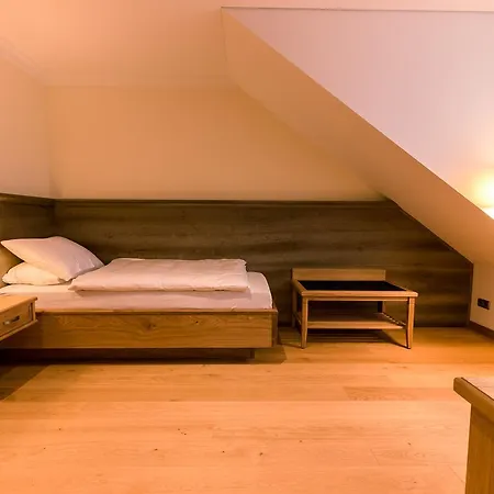 Hotel & Gaststaette Zum Erdinger Weissbraeu 3*