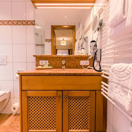 Hotel & Gaststaette Zum Erdinger Weissbraeu 3*
