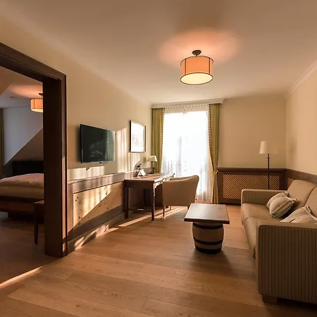 Hotel & Gaststaette Zum Erdinger Weissbraeu 3*