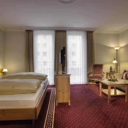 & Gaststaette Zum Erdinger Weissbraeu 3* Munich